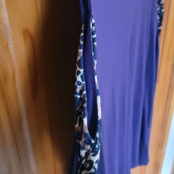 Venus Cold Shoulder Top - Picture 4 of 7